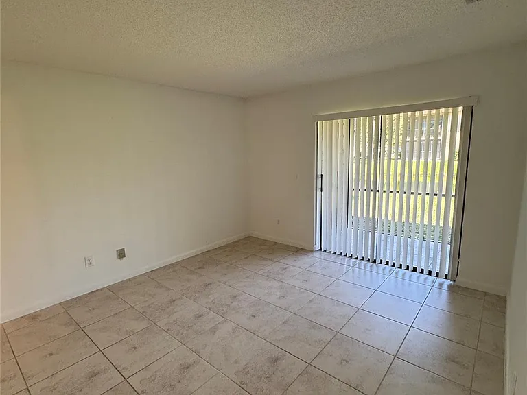 445 Lakeview Dr #3 — Photo 6