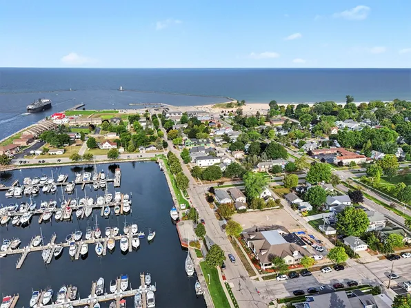 502 W Loomis St #103, Ludington, MI 49431