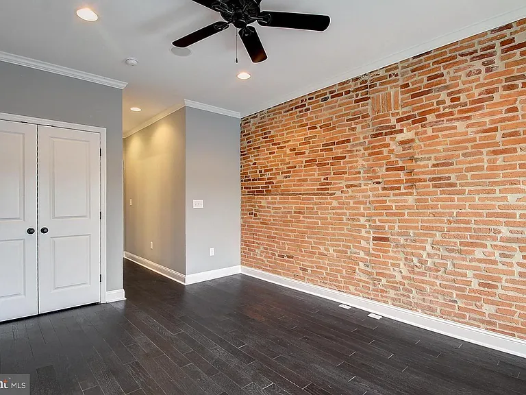 1430 S Charles St — Photo 18
