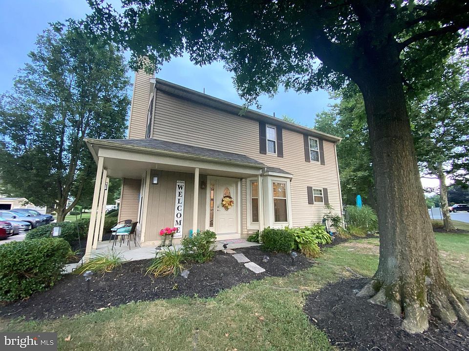1st image of 501 Essex Ct