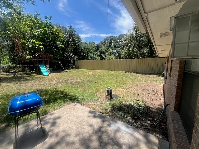 409 Walnut Creek Dr — Photo 10
