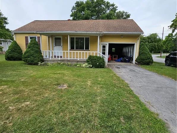 21 Clinton St, Batavia, NY 14020