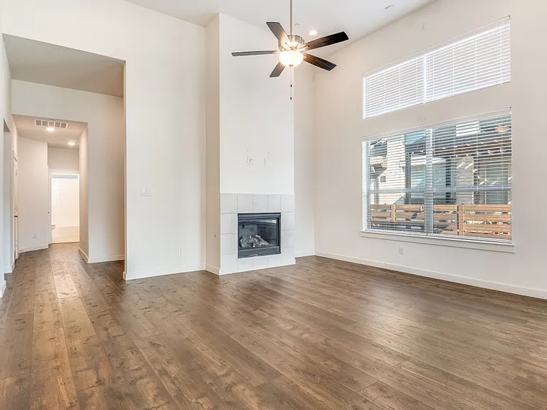 1625 Dewberry Ln — Photo 4