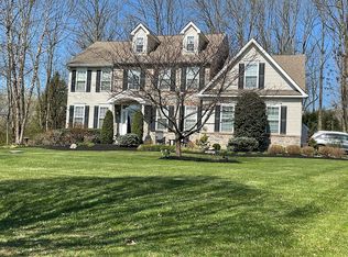 95 Jamie Ln, Coatesville, PA 19320