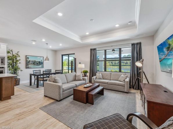 10478 Ventana Ln, Naples, FL 34120