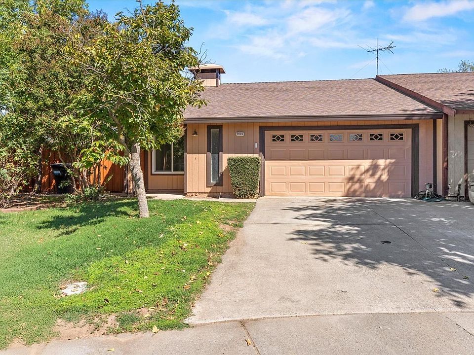 1st image of 7635 Clover Woods Ct