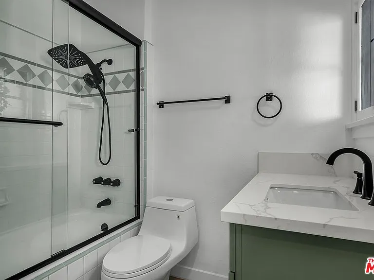 629 N Rexford Dr — Photo 21