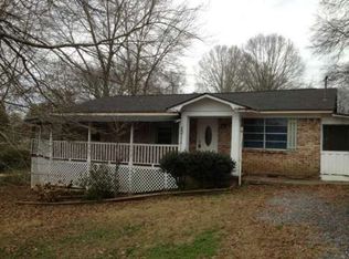 134 4th St, Calhoun, GA 30701