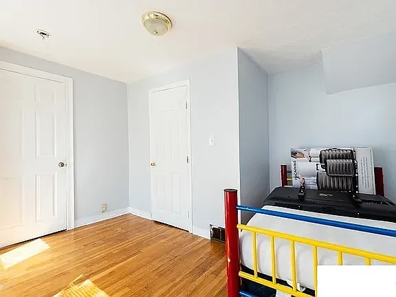 467-469 Salem St — Photo 7