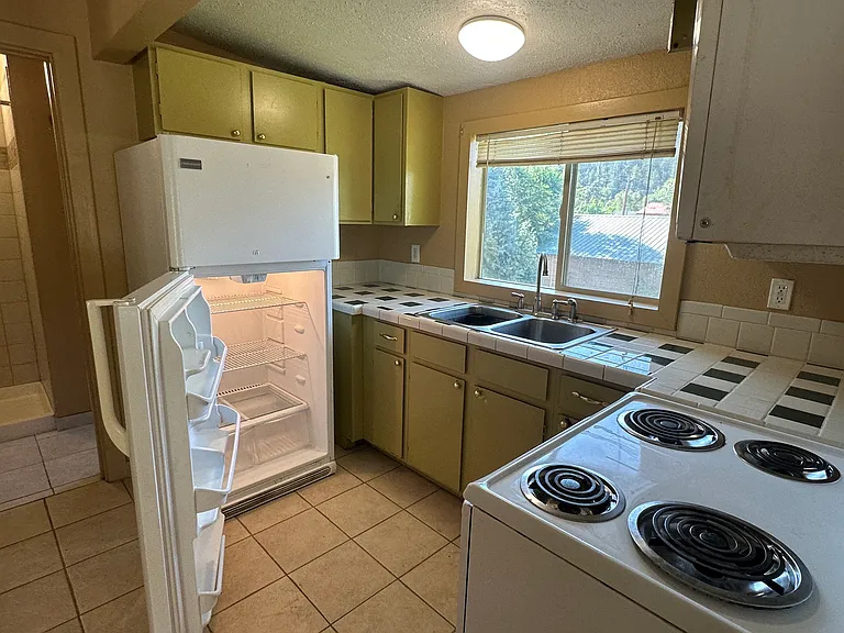 206 Railroad Ave #4 — Photo 4