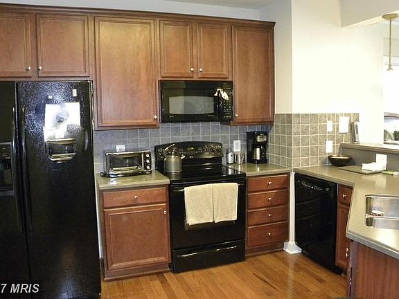 5th image of 15241 Royal Crest Dr APT 203