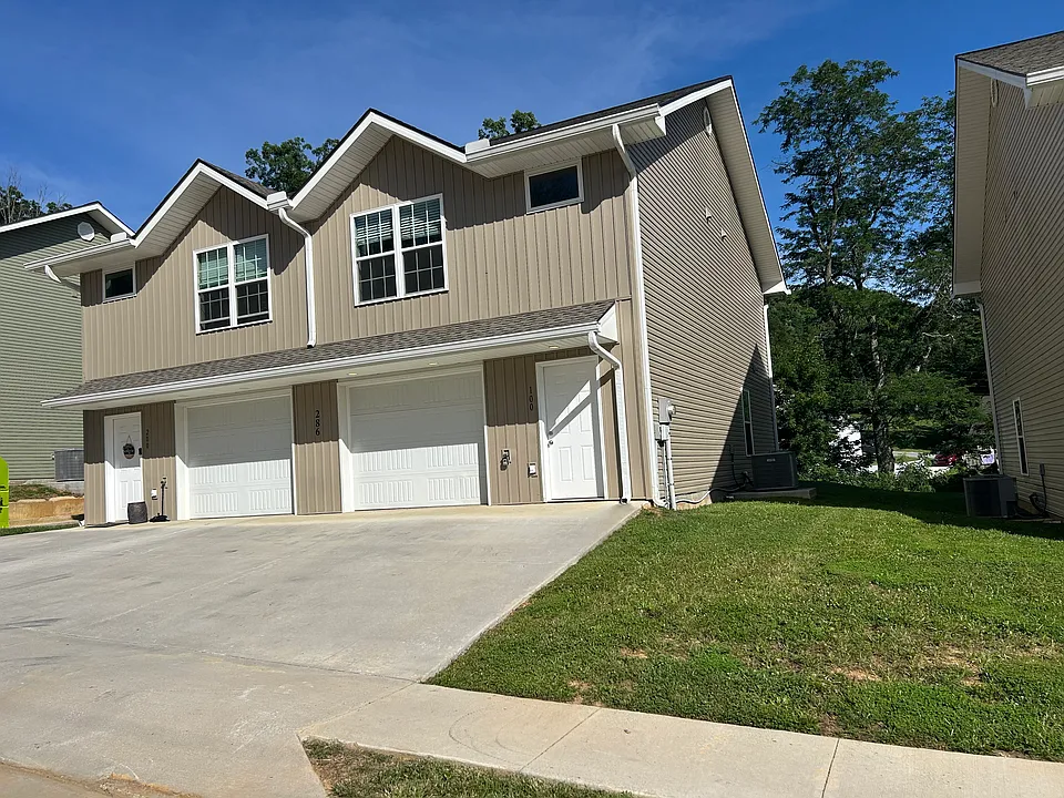 286 Keswick Dr #100