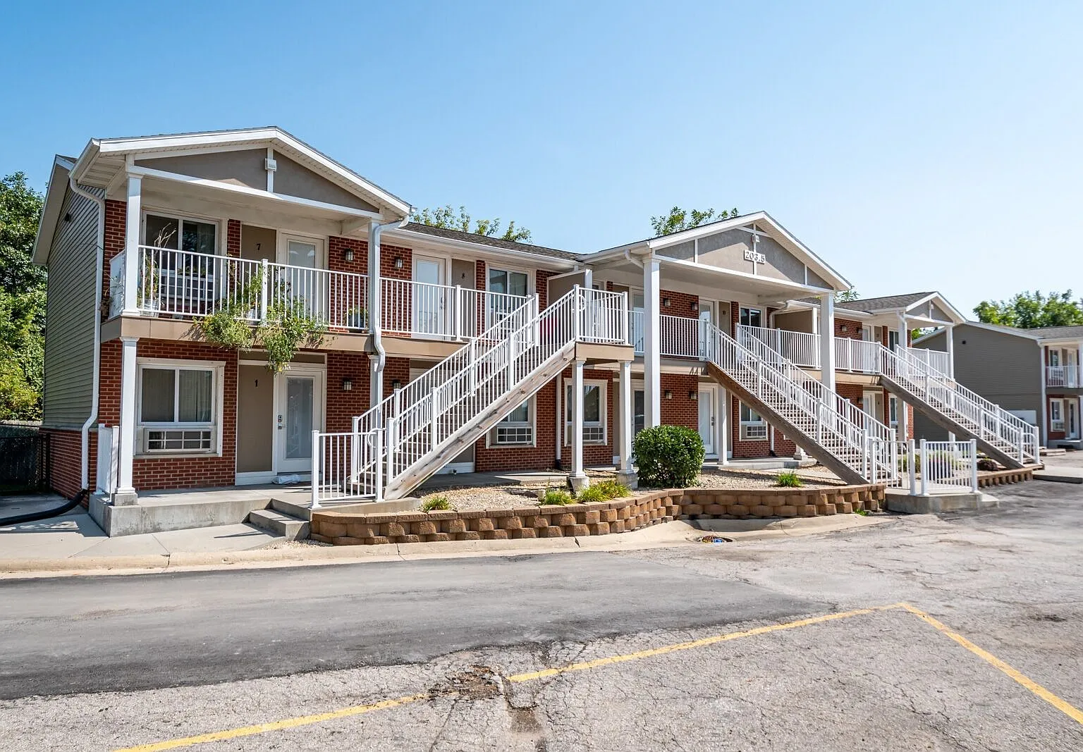 River Ridge Place - 203.5 Building — Photo 1