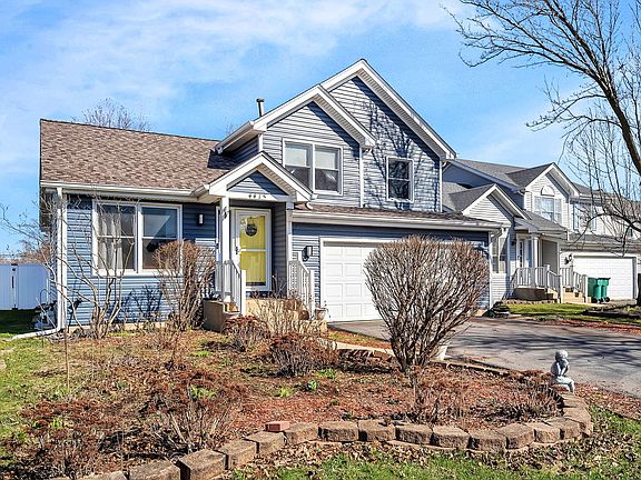 2nd image of 4415 Cove Cir
