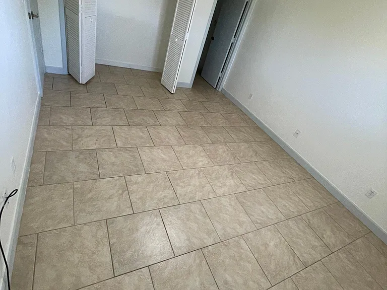 Master bedroom, access to private master bath...