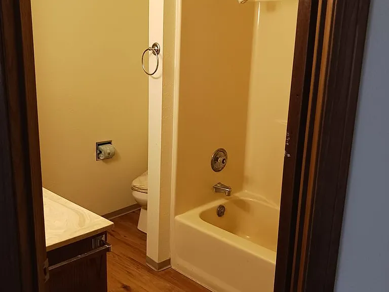 Pheasant Run Apartments — Photo 32