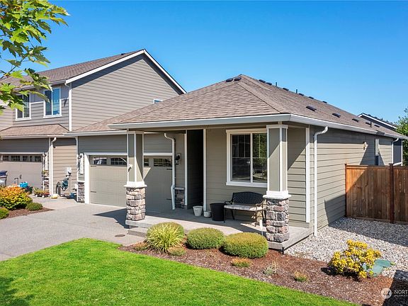 2nd image of 555 Petersen Drive E