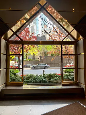 Rented by Luxus Manhattan Realty | media 18