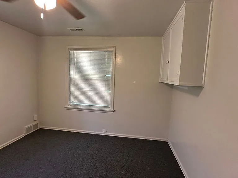 107 N 200 E — Photo 9