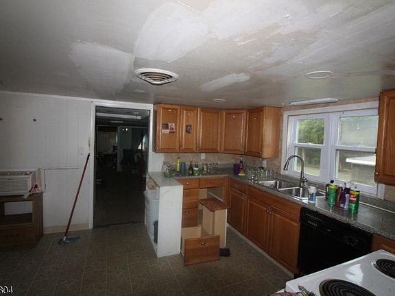 4th image of 498 Bellis Road