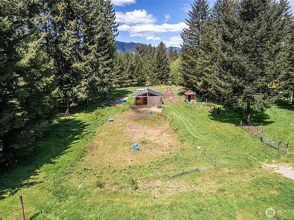 2nd image of 171 Sugarpine Road