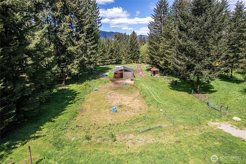 2nd image of 171 Sugarpine Road