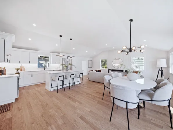 219 Hunting Rd, Needham, MA 02494