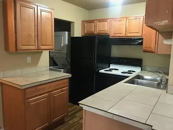 Kitchen/Laundry room