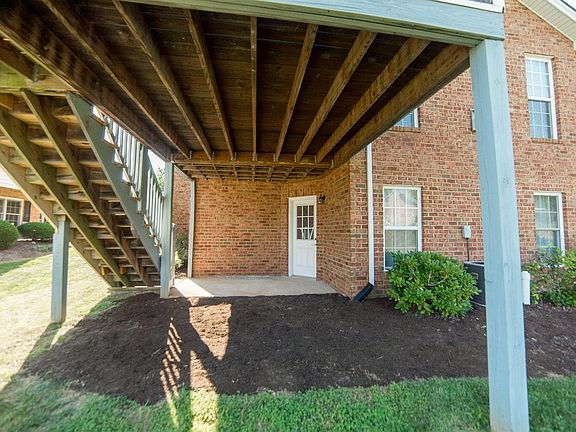 4th image of 1061 Doulton Cir