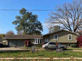 305 East St, Holly, MI 48442