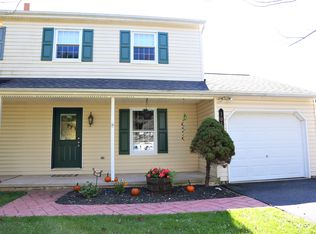 101 Briar Wood Dr, Quakertown, PA 18955