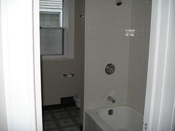 5th image of 118 Russell St