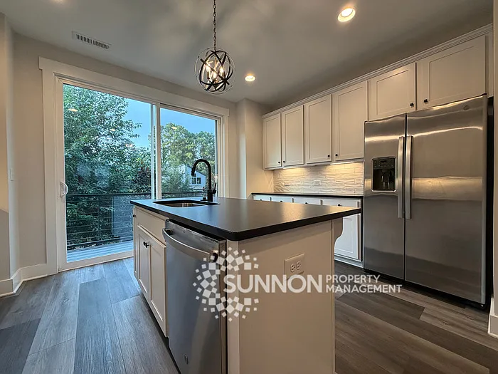 2 bed, 2.5 bath, 1611 sqft, $2,495 — Photo 3