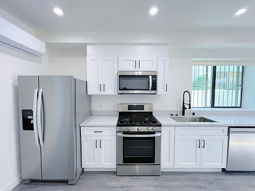 Floor plan 3100 1/4 S Normandie Ave