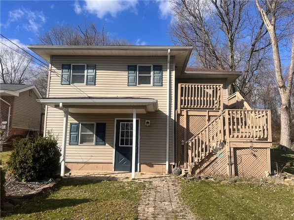 447 1/2 Falls Ave, New Castle, PA 16105