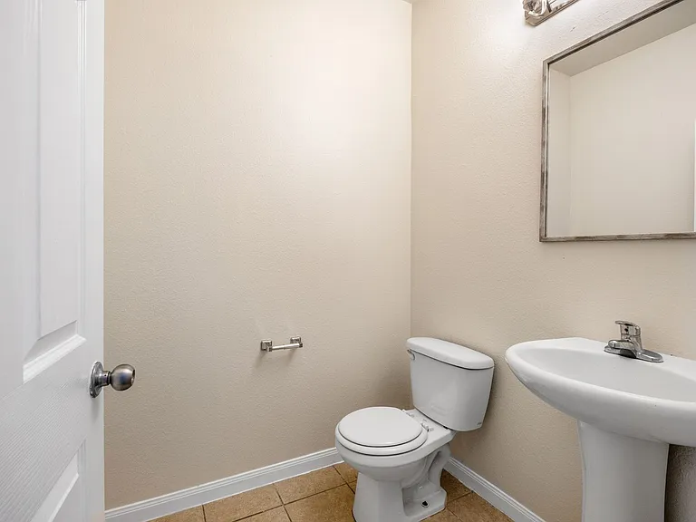 19420 James Manor St — Photo 14