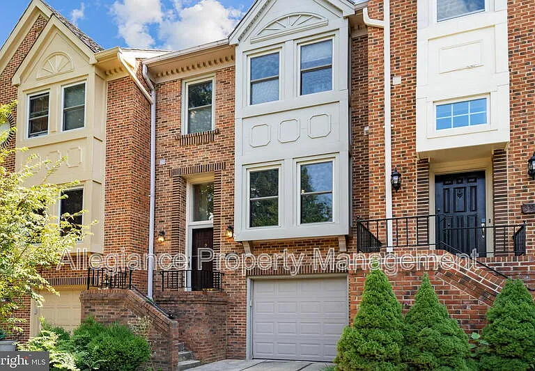 3915 Green Look Ct — Photo 2