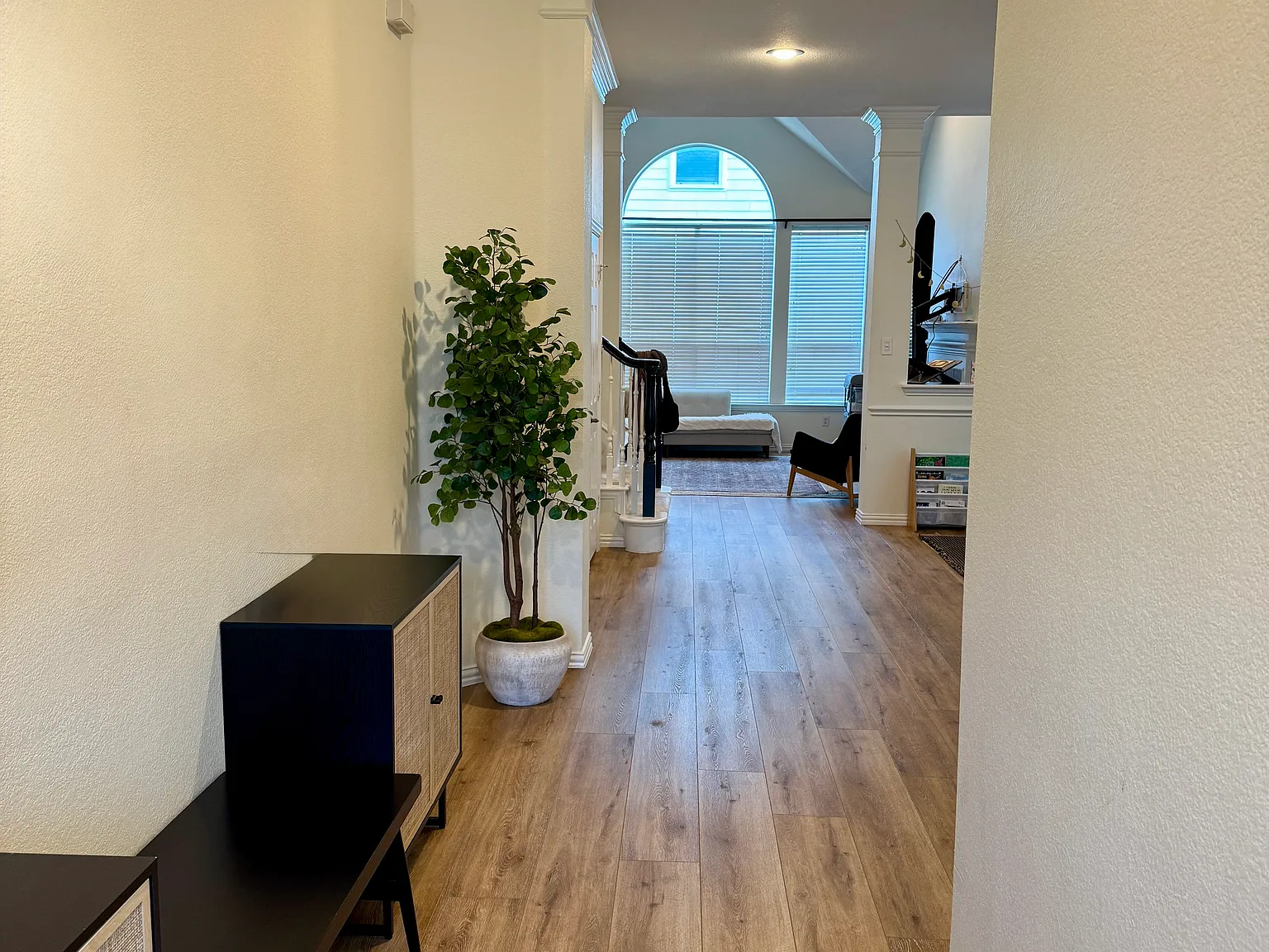 4 bed, 2581 sqft, $3,000 — Photo 3