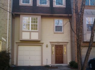 3933 Collis Oak Ct, Fairfax, VA 22033