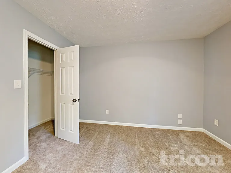 270 Amanda Ct — Photo 13