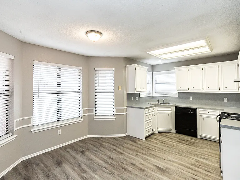 2204 94th St — Photo 10