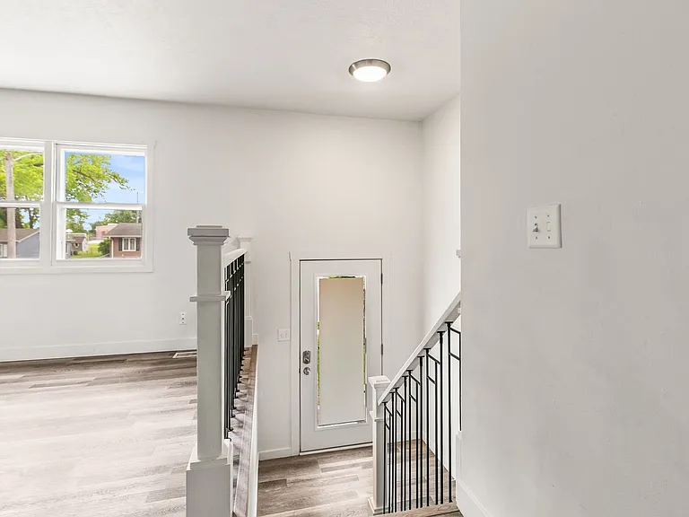 7209 S 78th St — Photo 20