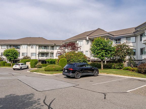 2nd image of 2451 Gladwin Rd #238