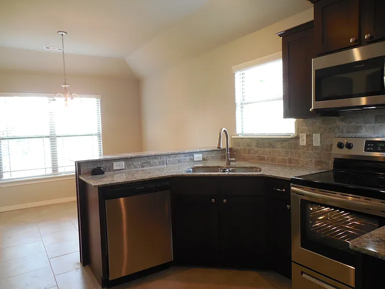 1111 Gardenia St — Photo 19