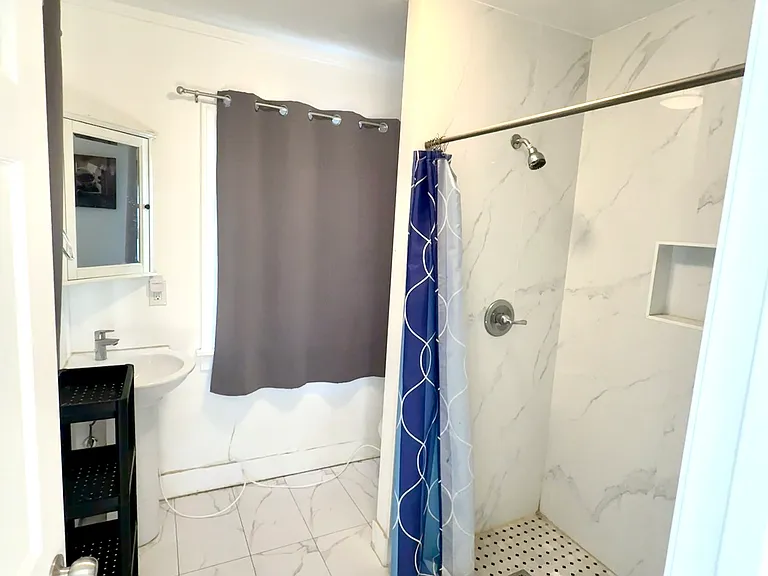 452 S 9th St — Photo 3