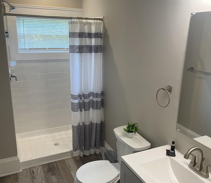 2nd image of 10610 Lee Ave