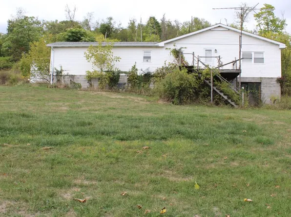 27 Reese Ln, Claysville, PA 15323