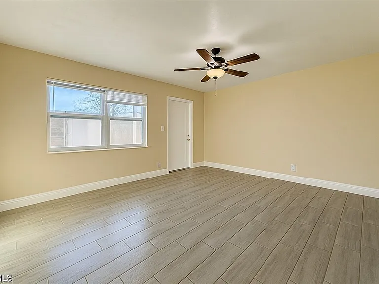 5453 11th Ave — Photo 3