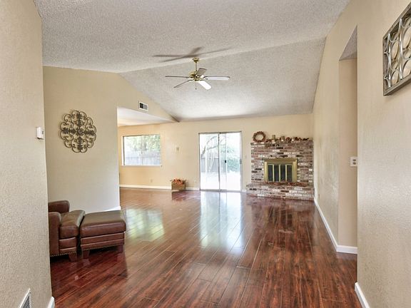 5th image of 487 Pelican Pl