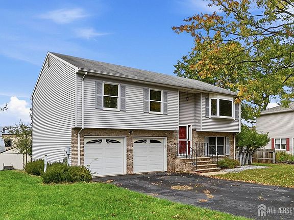 3rd image of 9 Rutherford Ct
